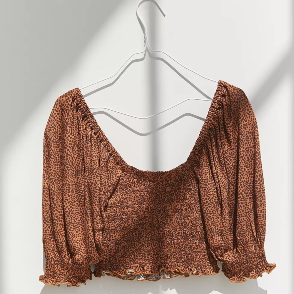 UO Giselle Smocked Cropped Top - Picture 3 of 8